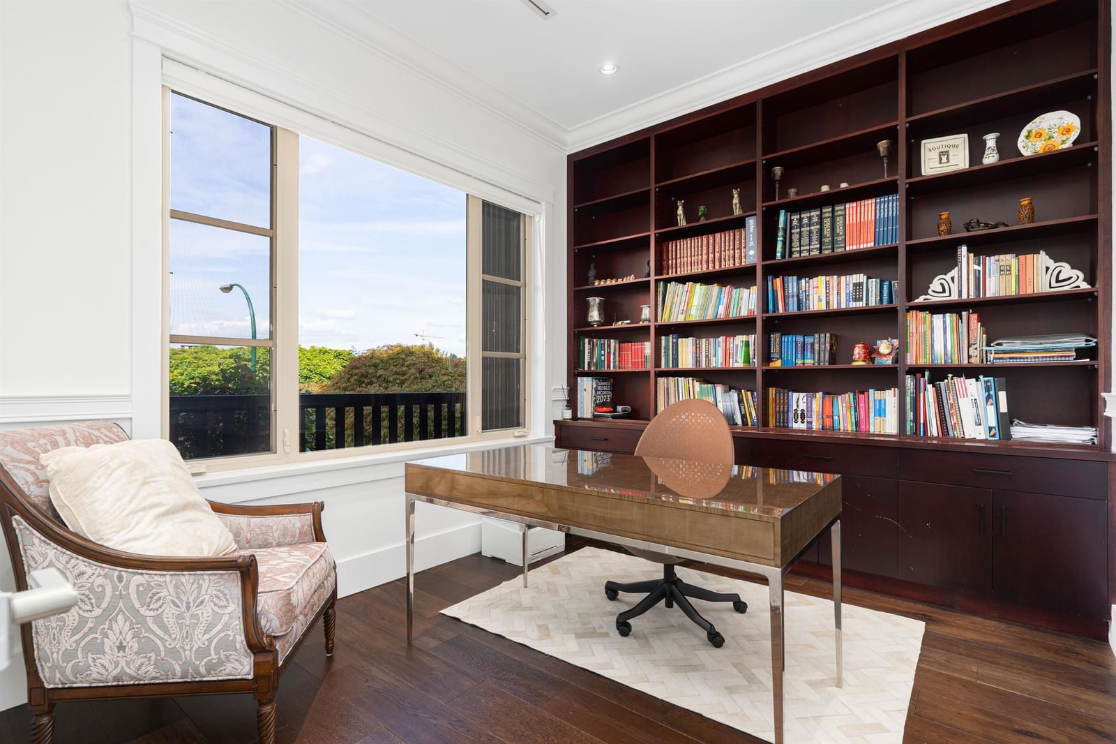 Listing Image 10