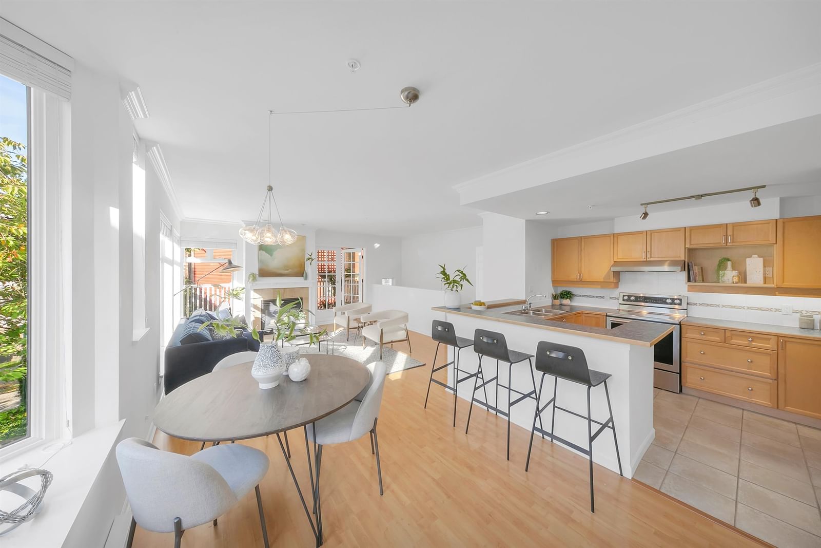 Listing Image 19