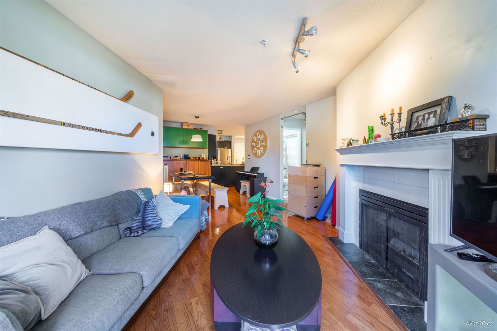 Listing Image 10