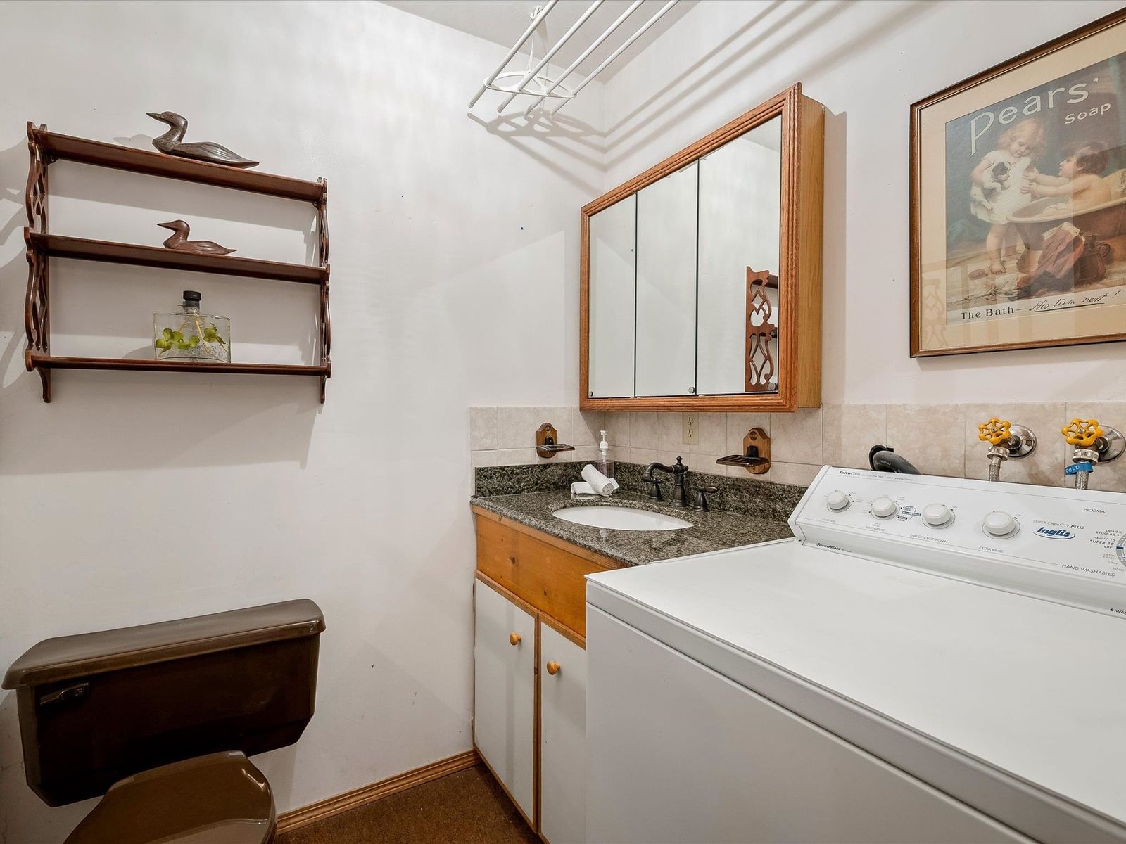 Listing Image 10