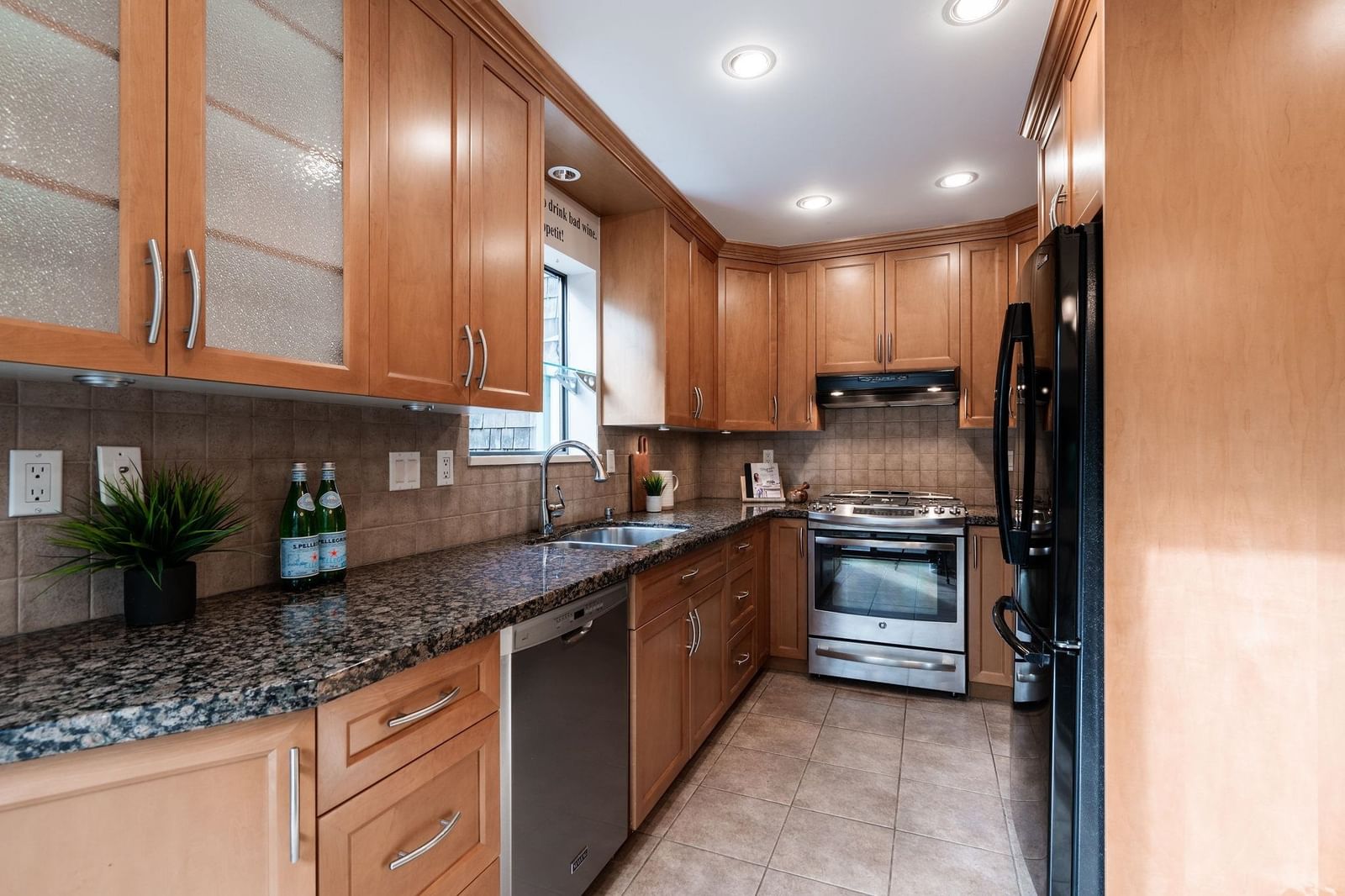 Listing Image 9