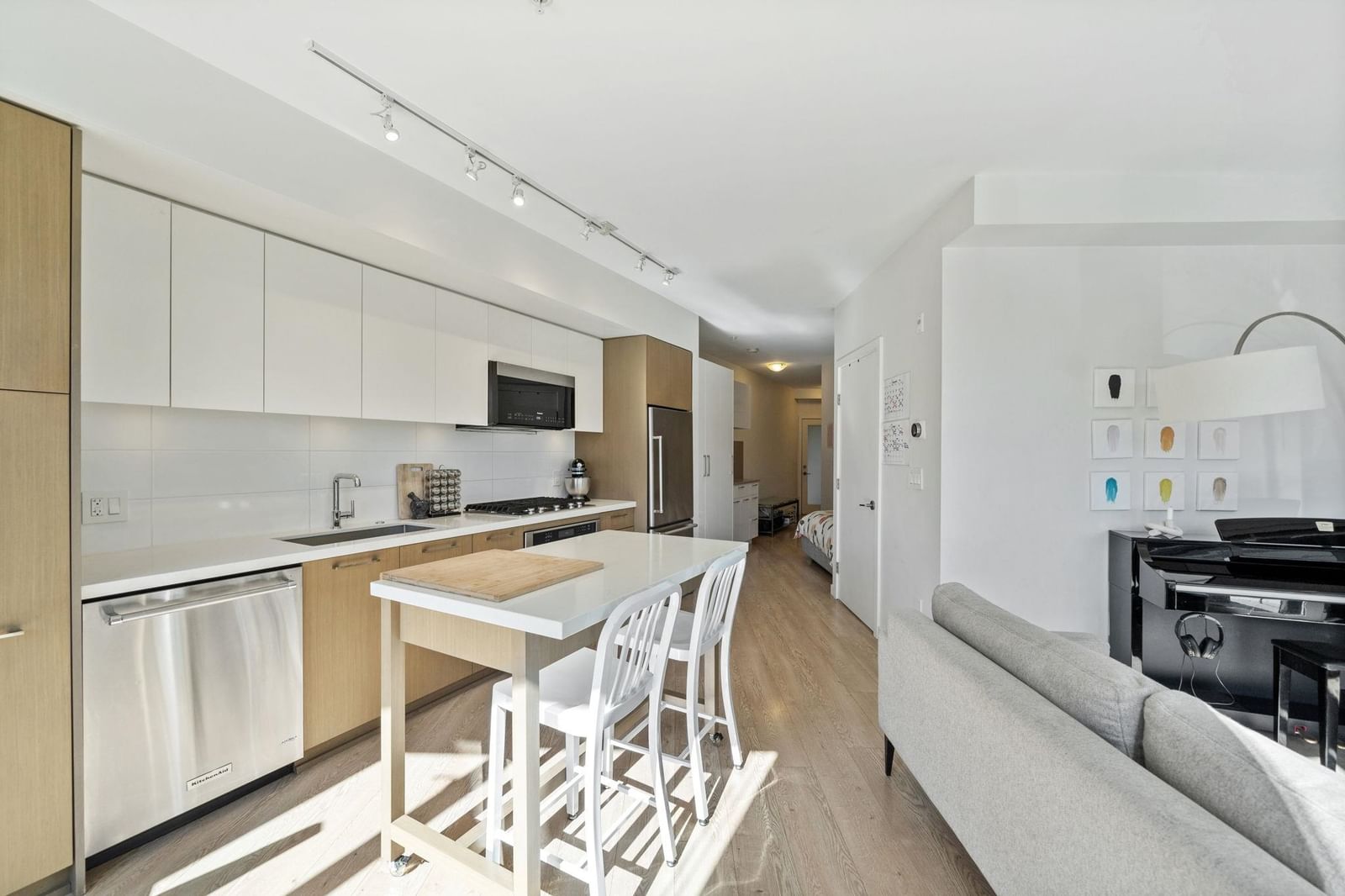 Listing Image 15