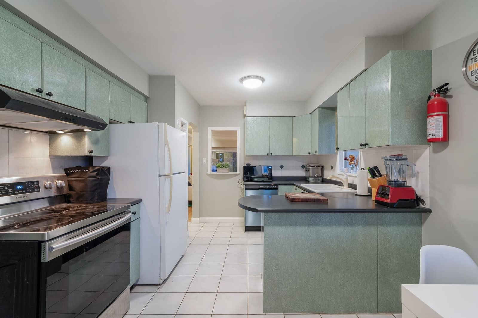 Listing Image 7