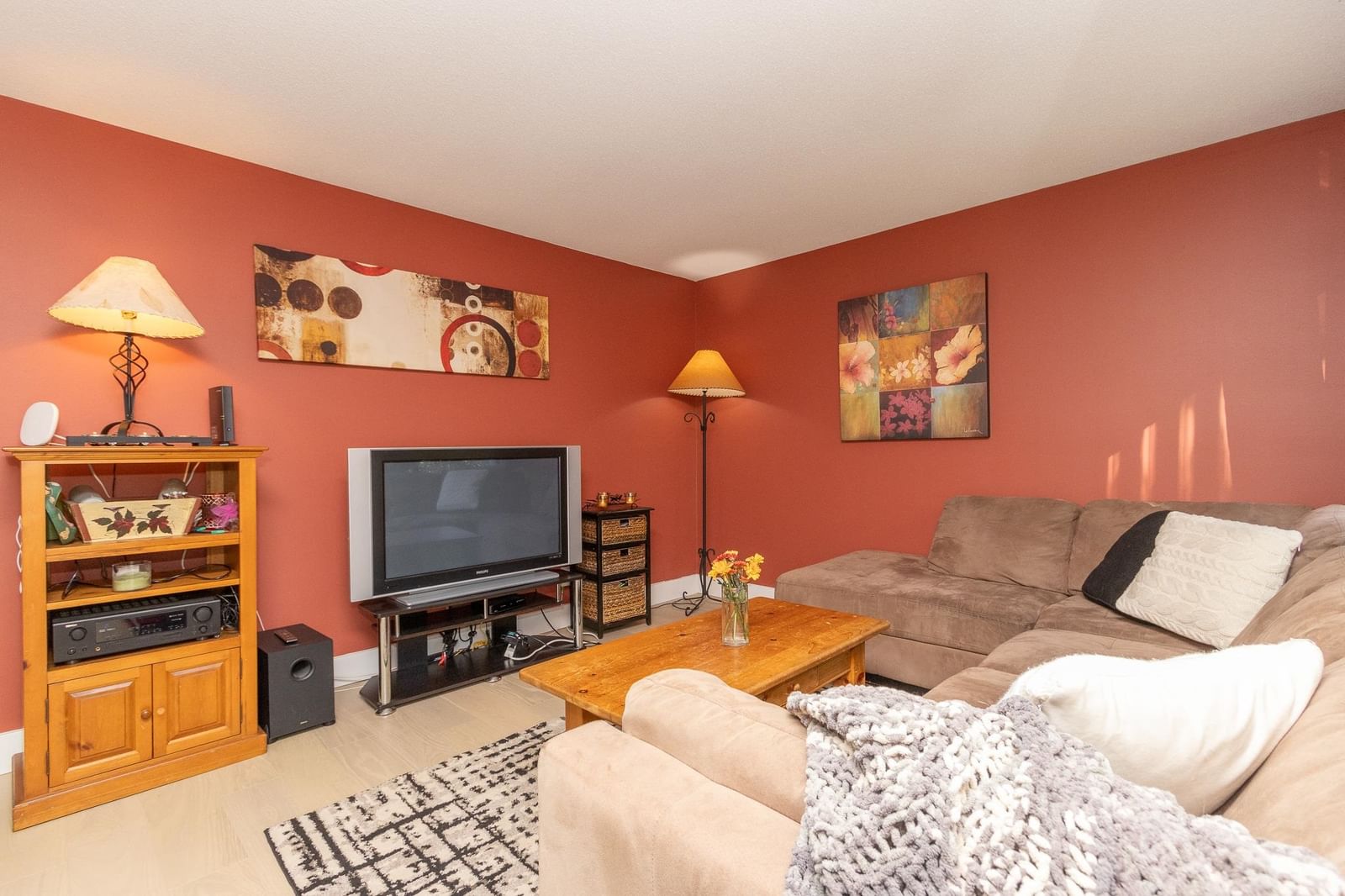 Listing Image 23