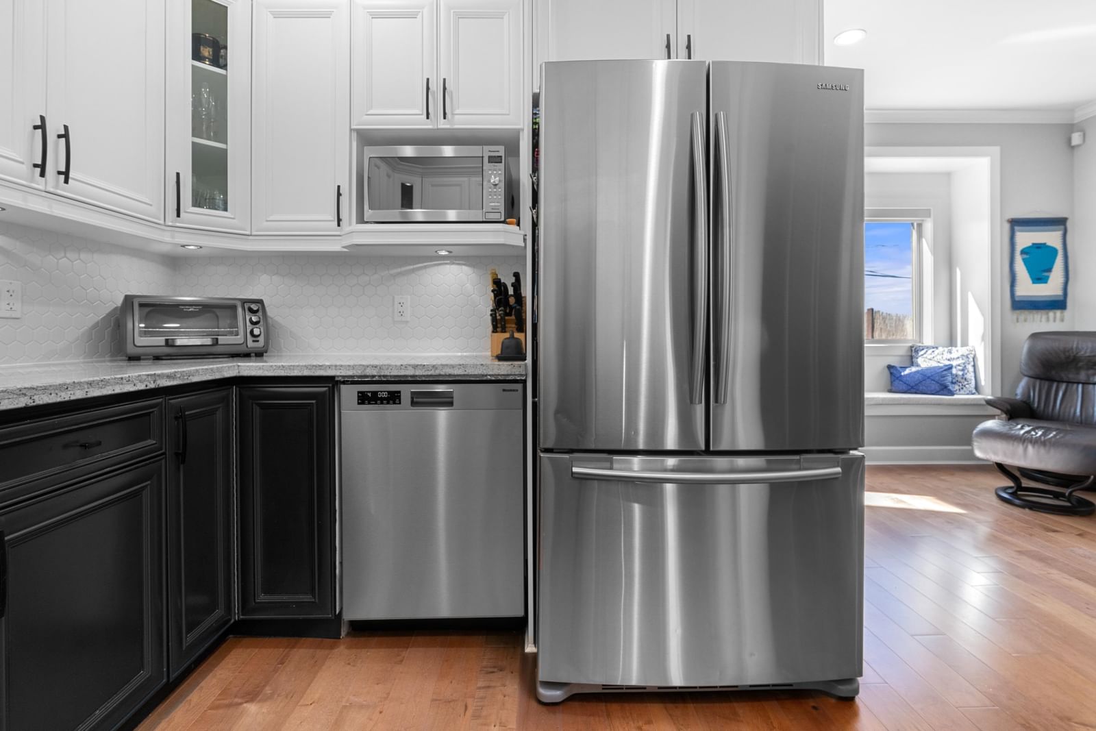 Listing Image 8