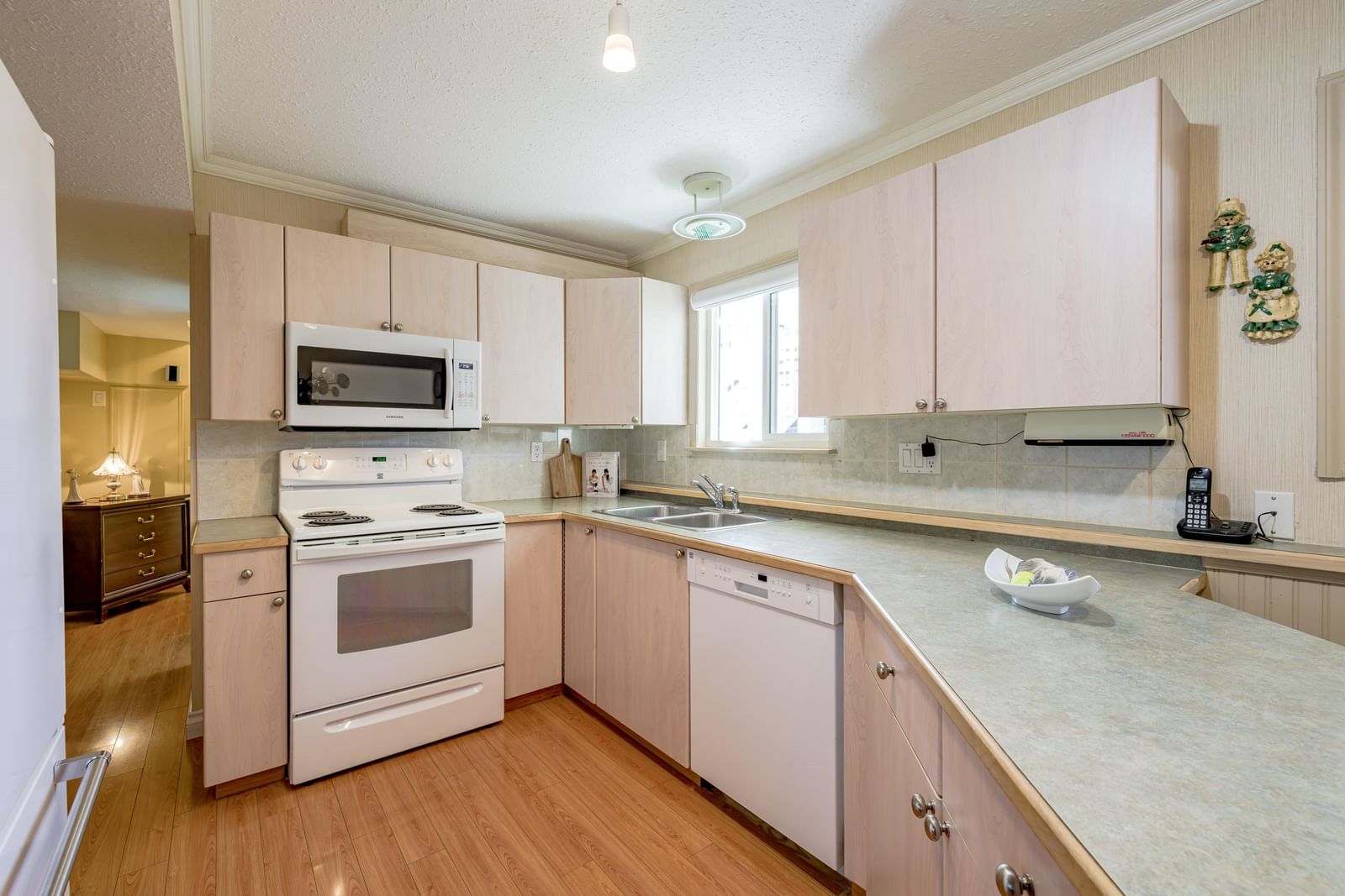 Listing Image 20