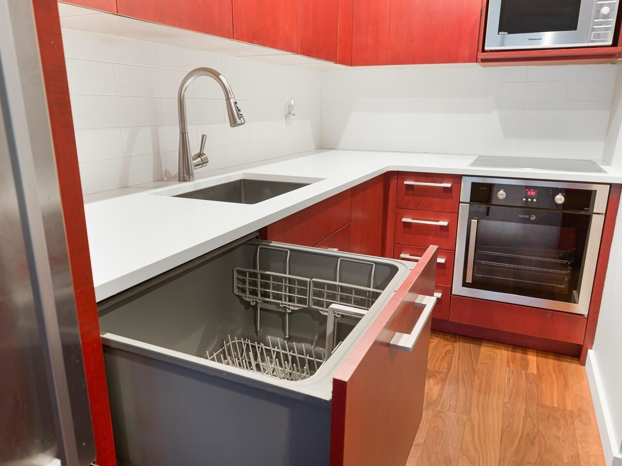 Listing Image 6