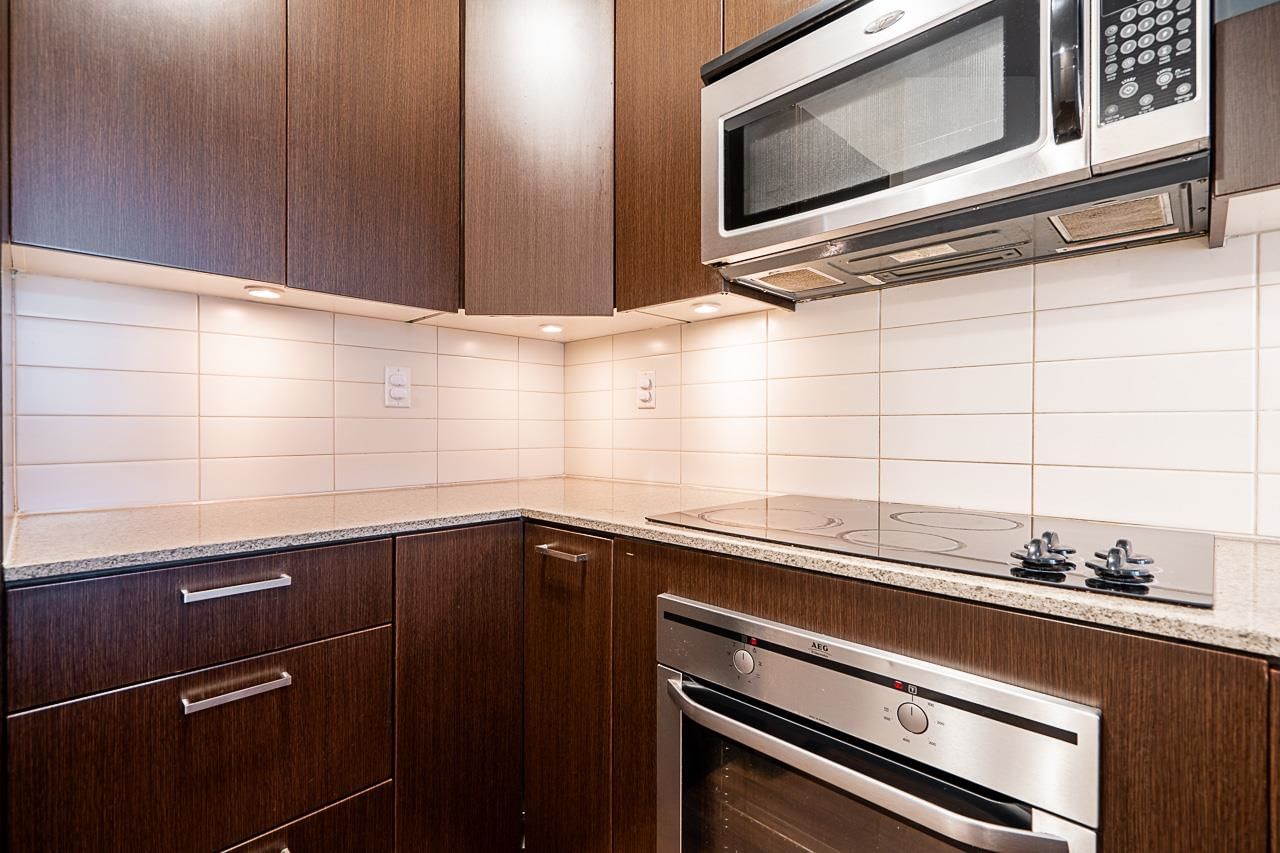 Listing Image 12