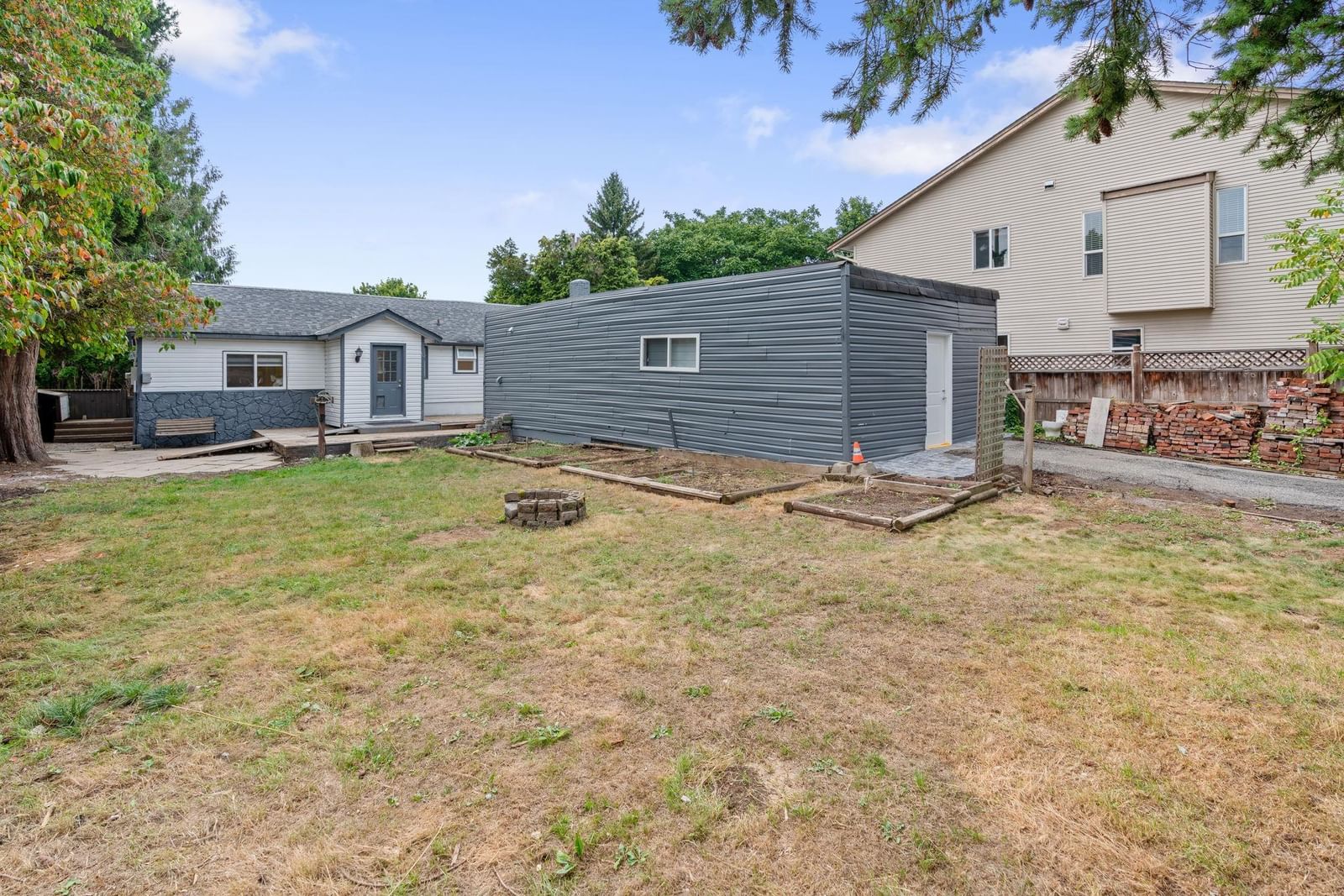Listing Image 24