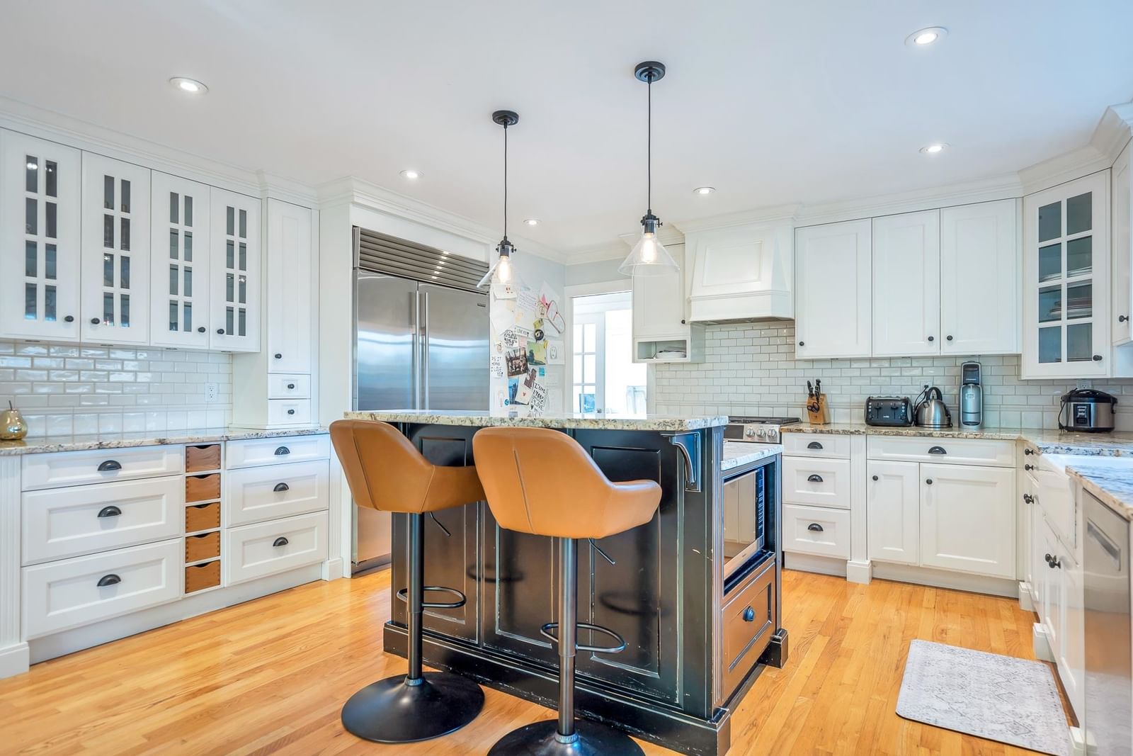 Listing Image 9