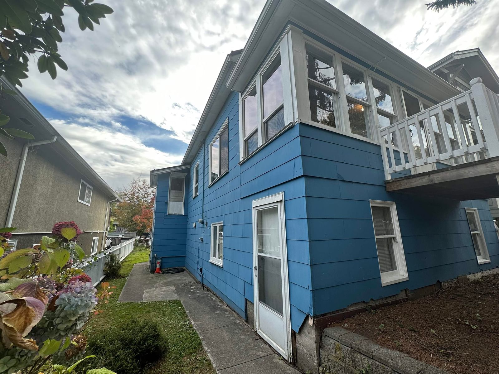 Listing Image 8