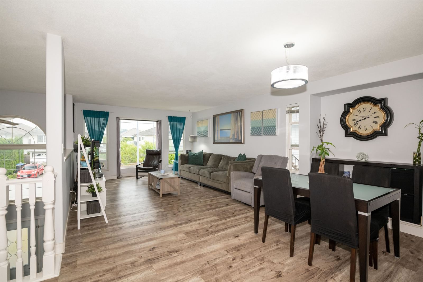 Listing Image 12