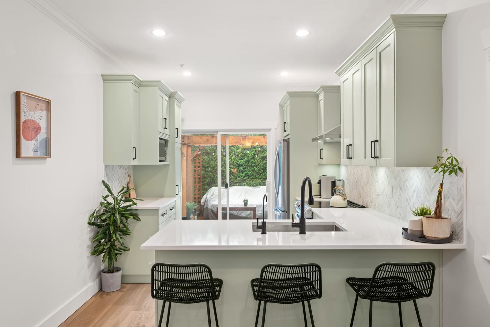 Listing Image 9