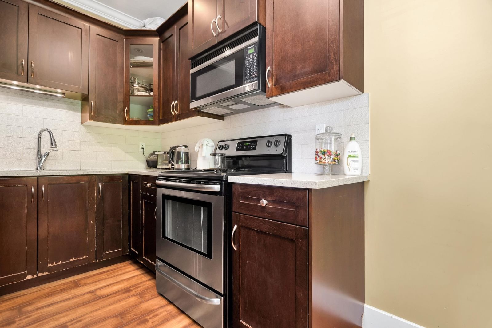 Listing Image 11
