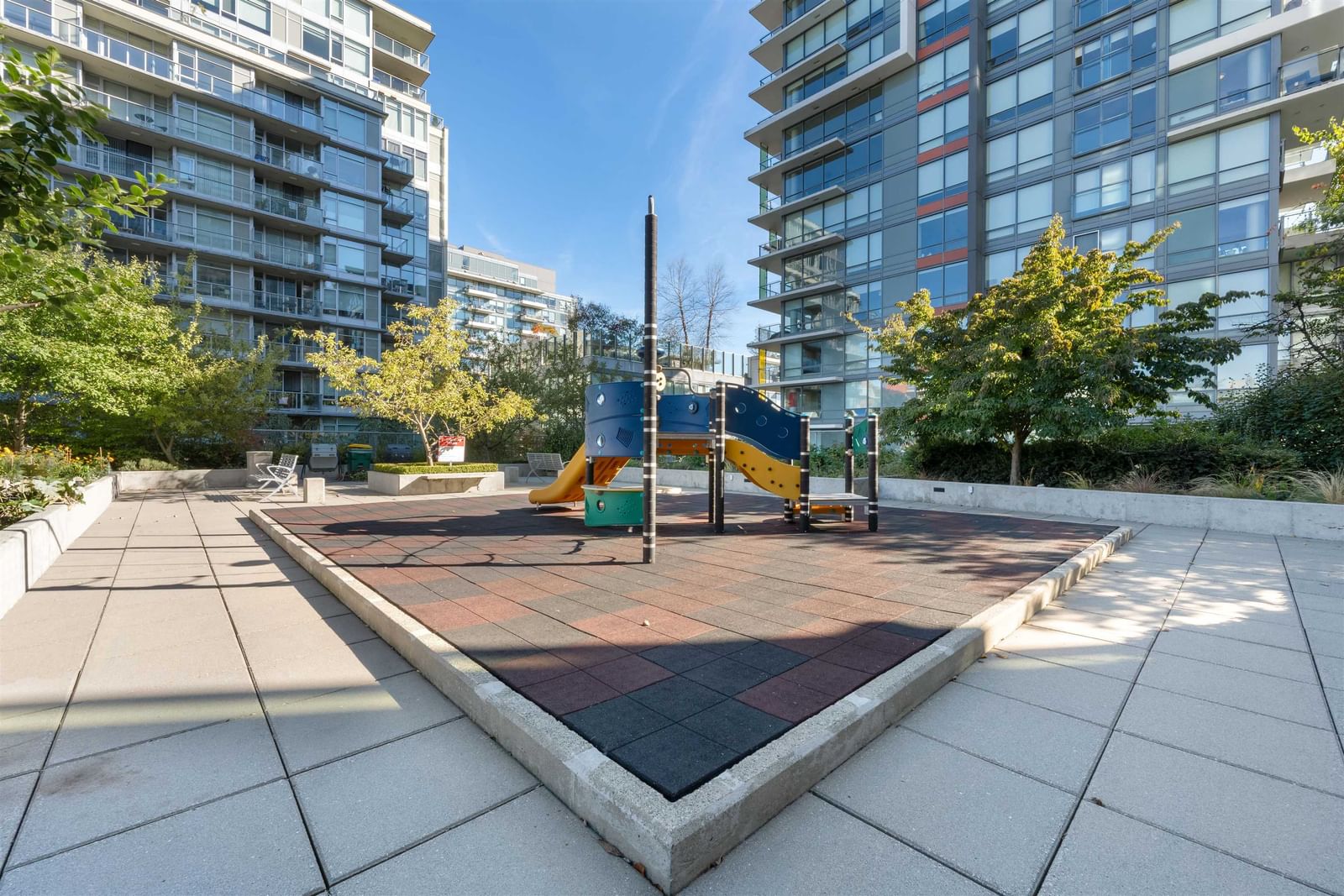 Listing Image 10