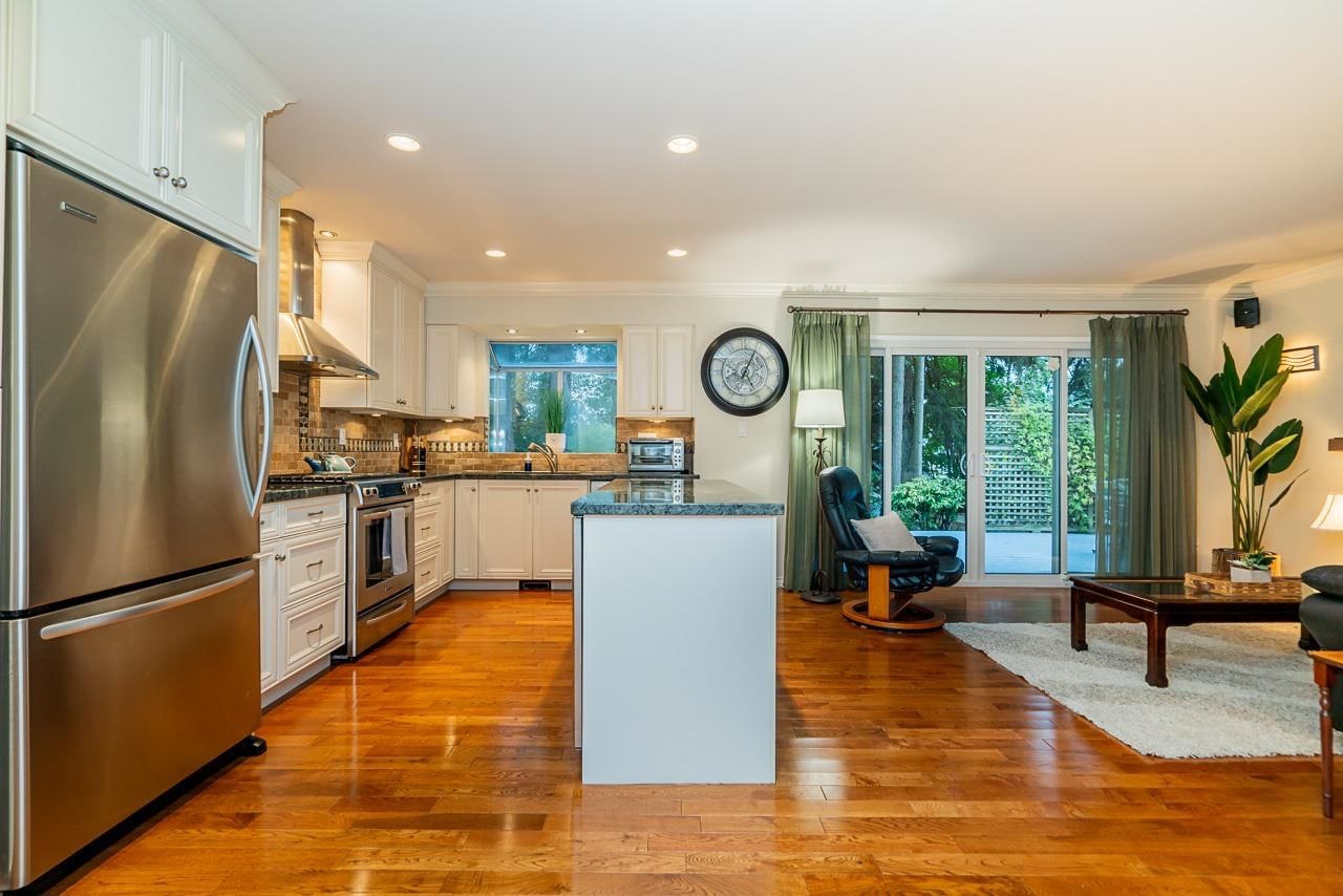 Listing Image 11