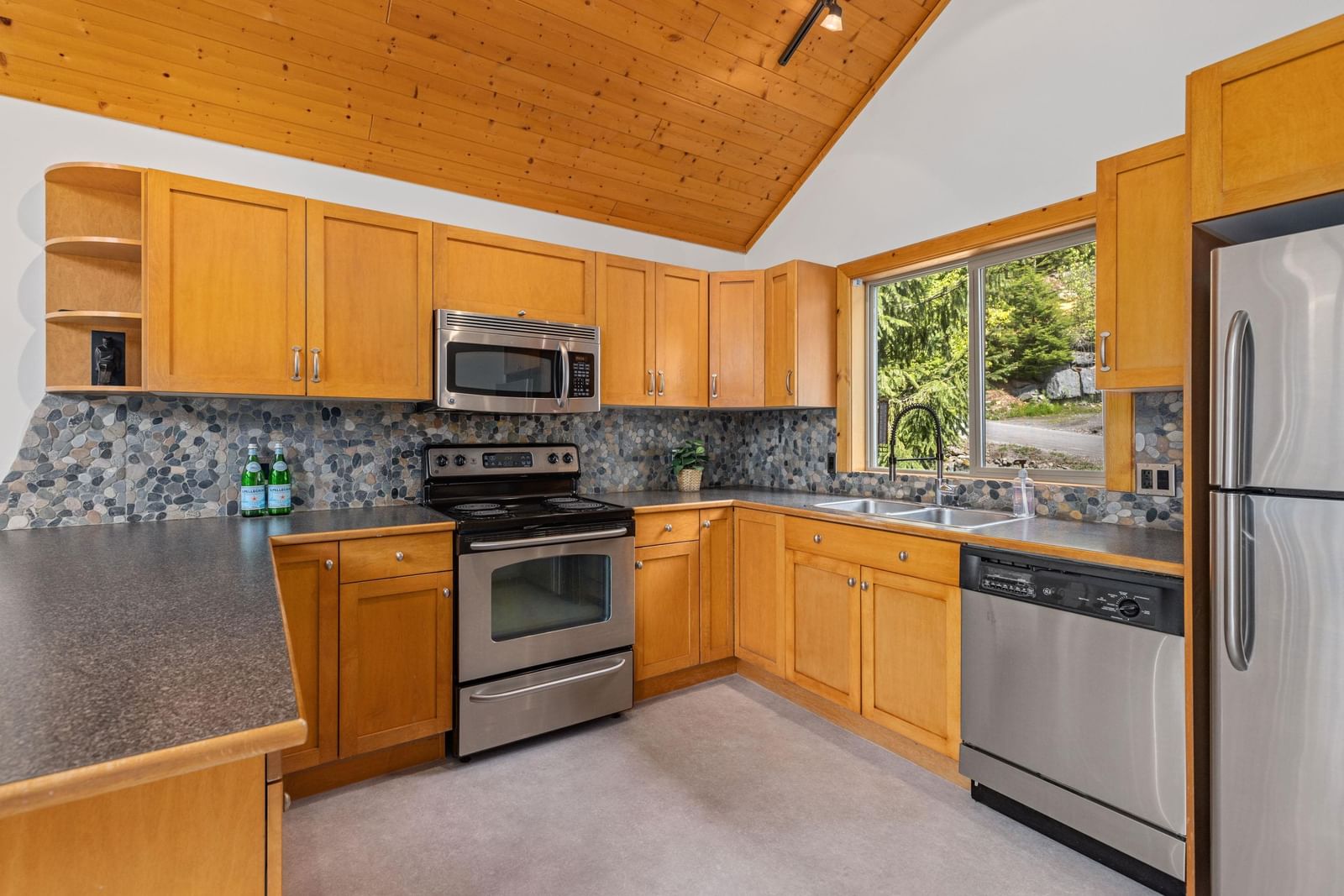 Listing Image 9