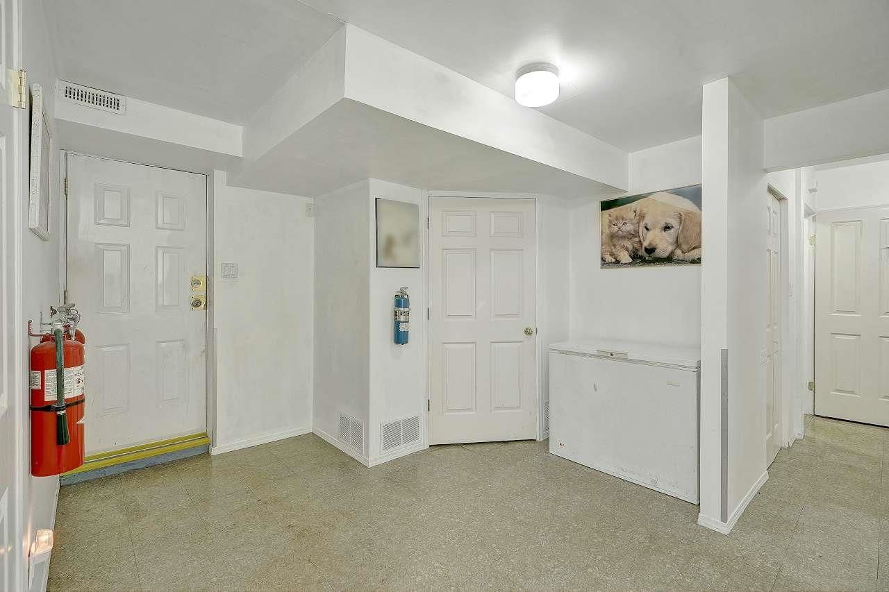 Listing Image 27