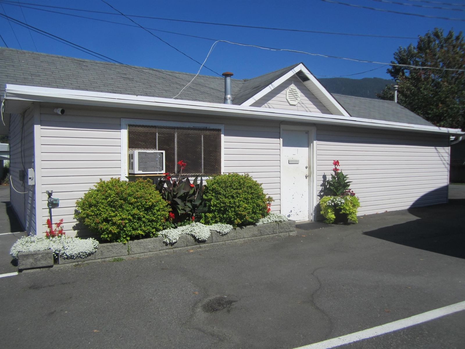 Listing Image 13