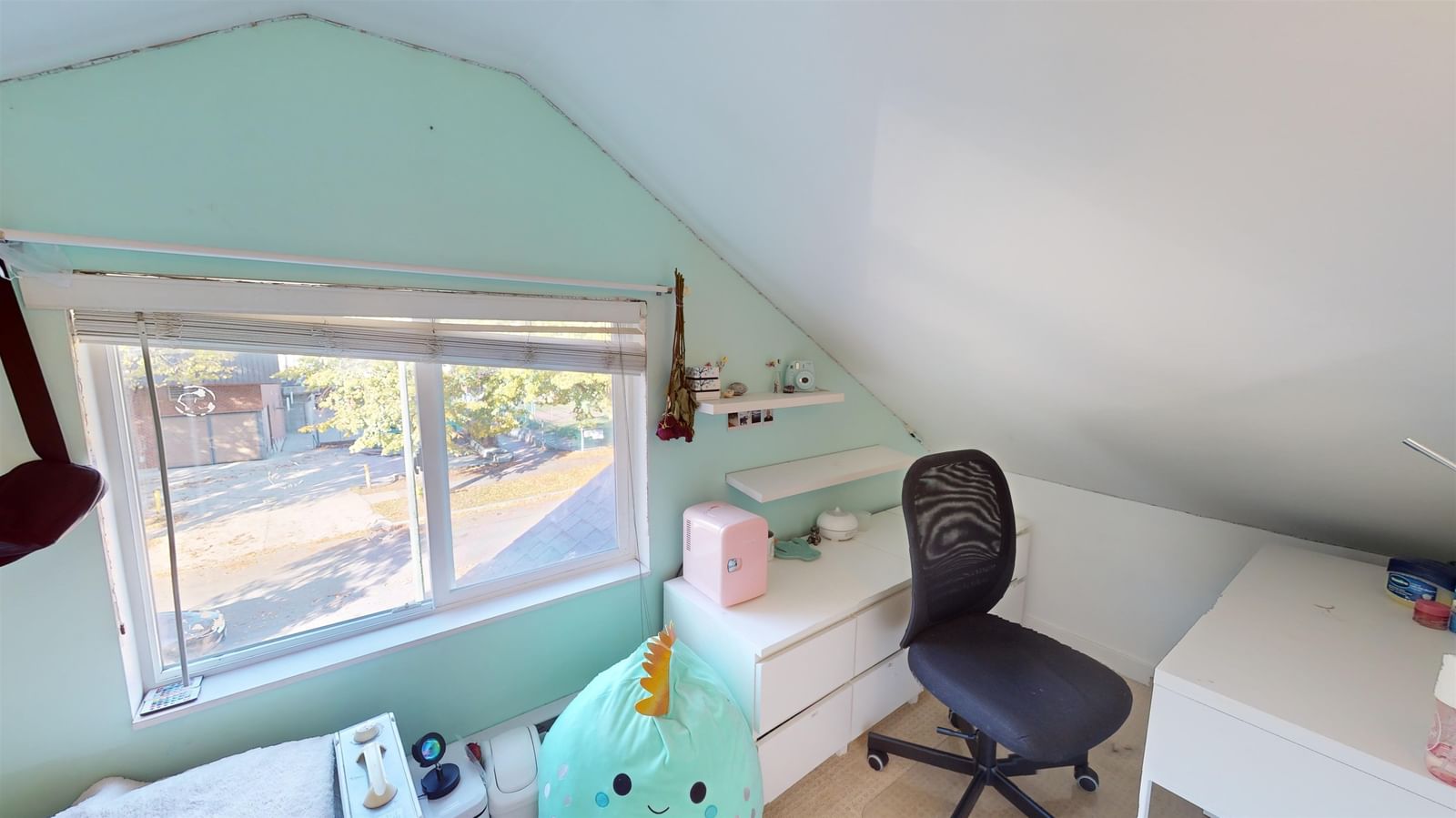 Listing Image 17