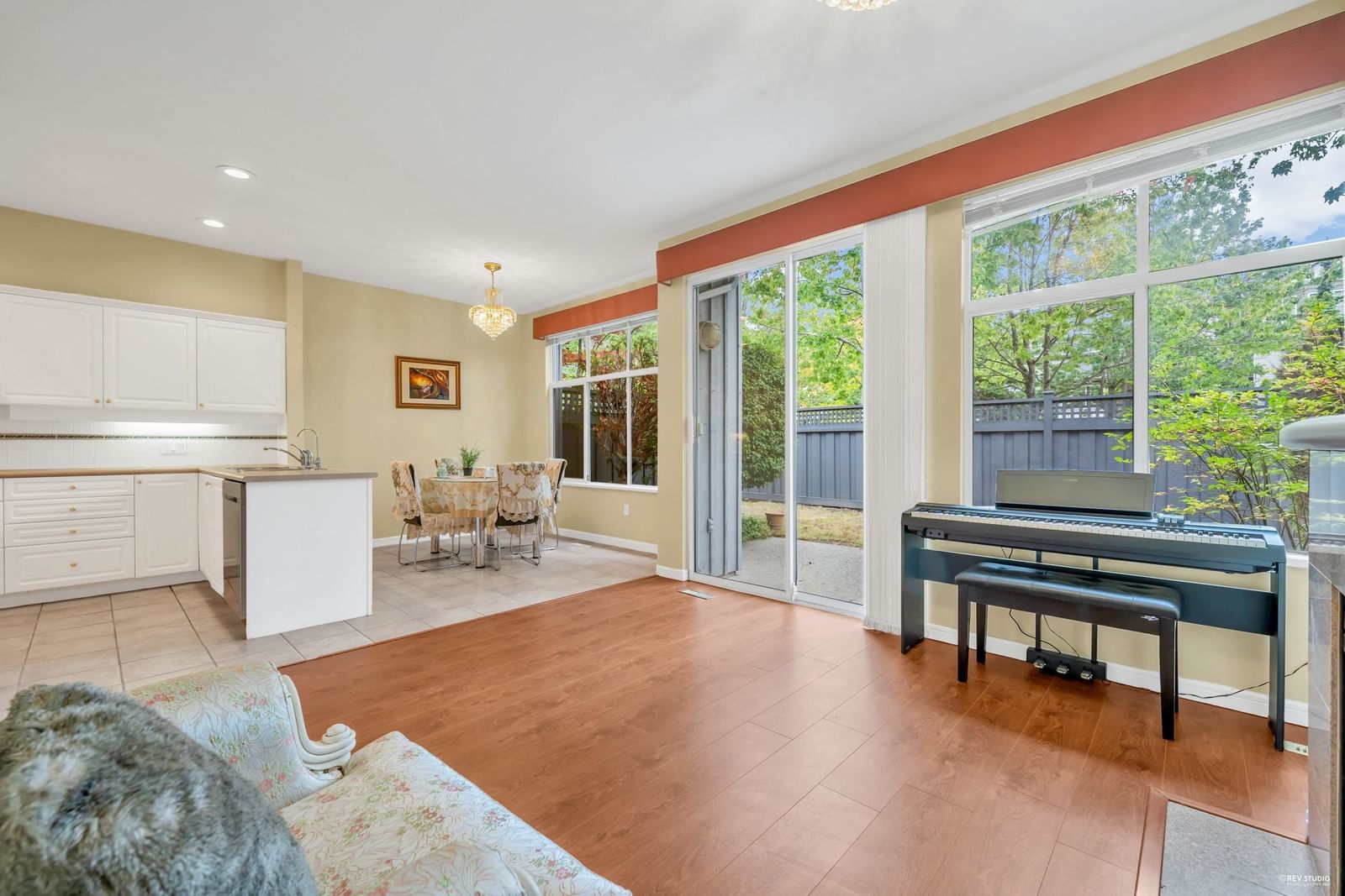 Listing Image 15