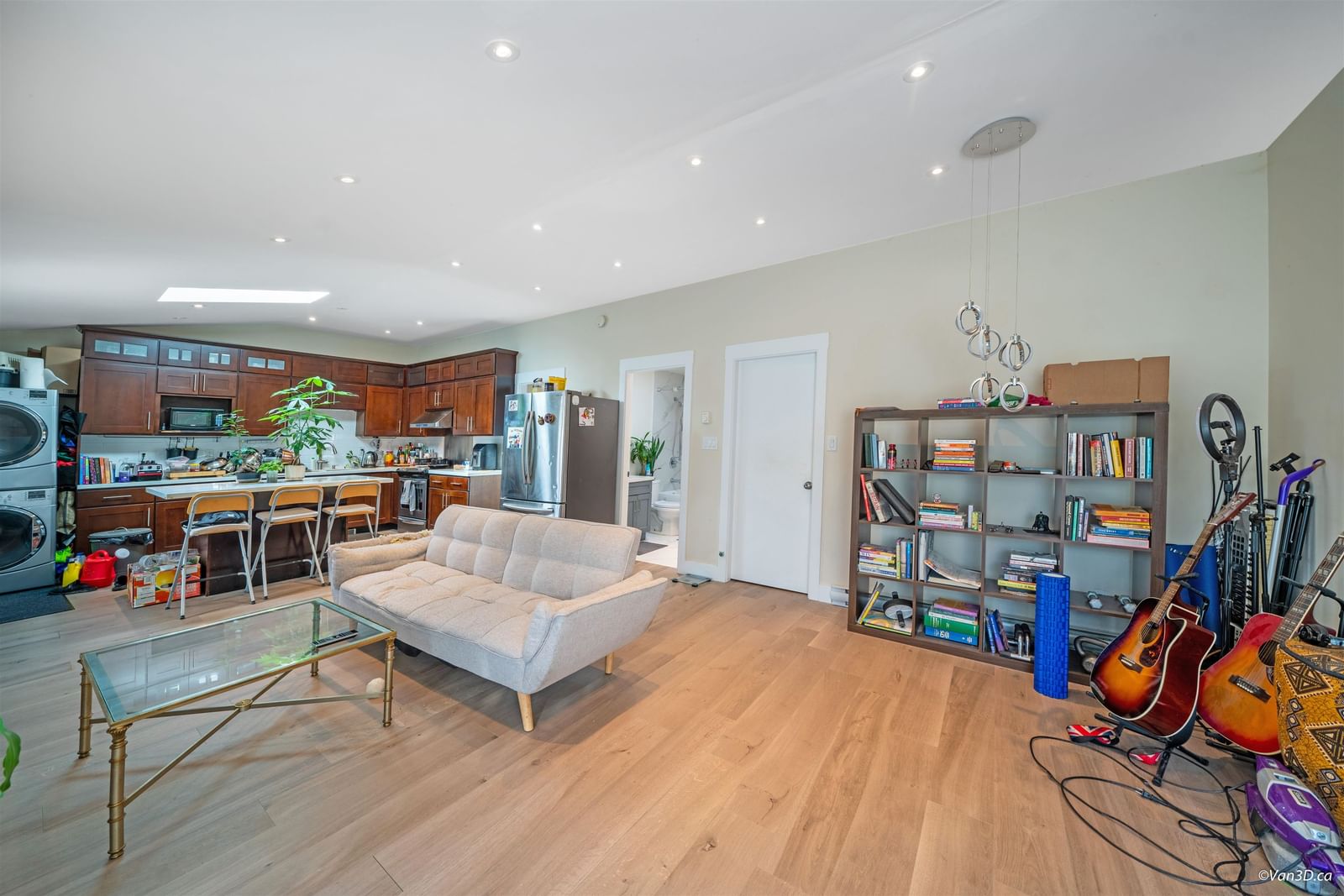 Listing Image 16