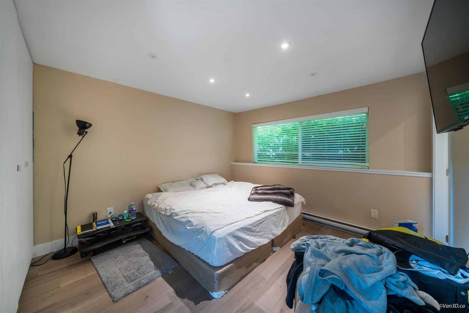 Listing Image 19