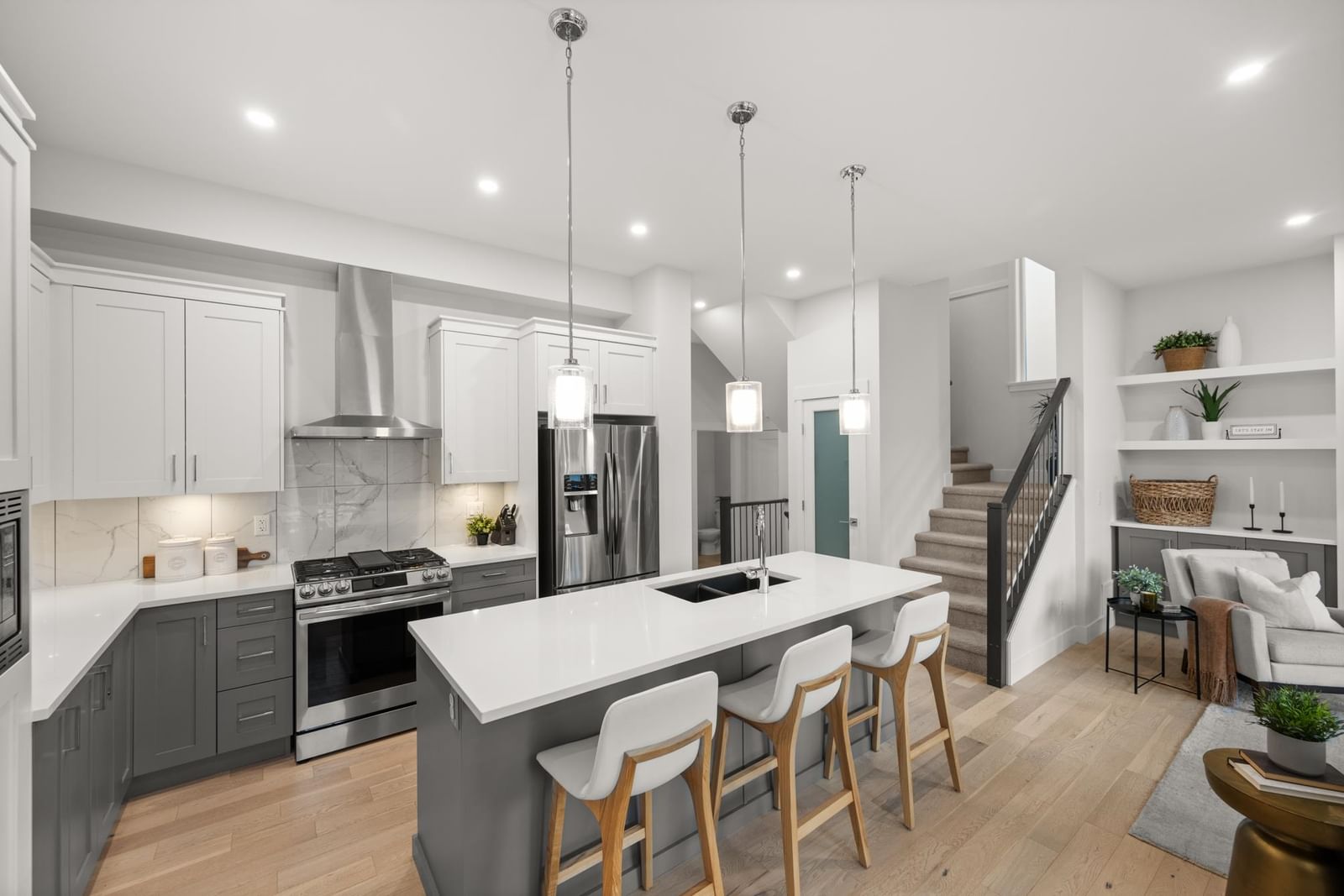 Listing Image 10