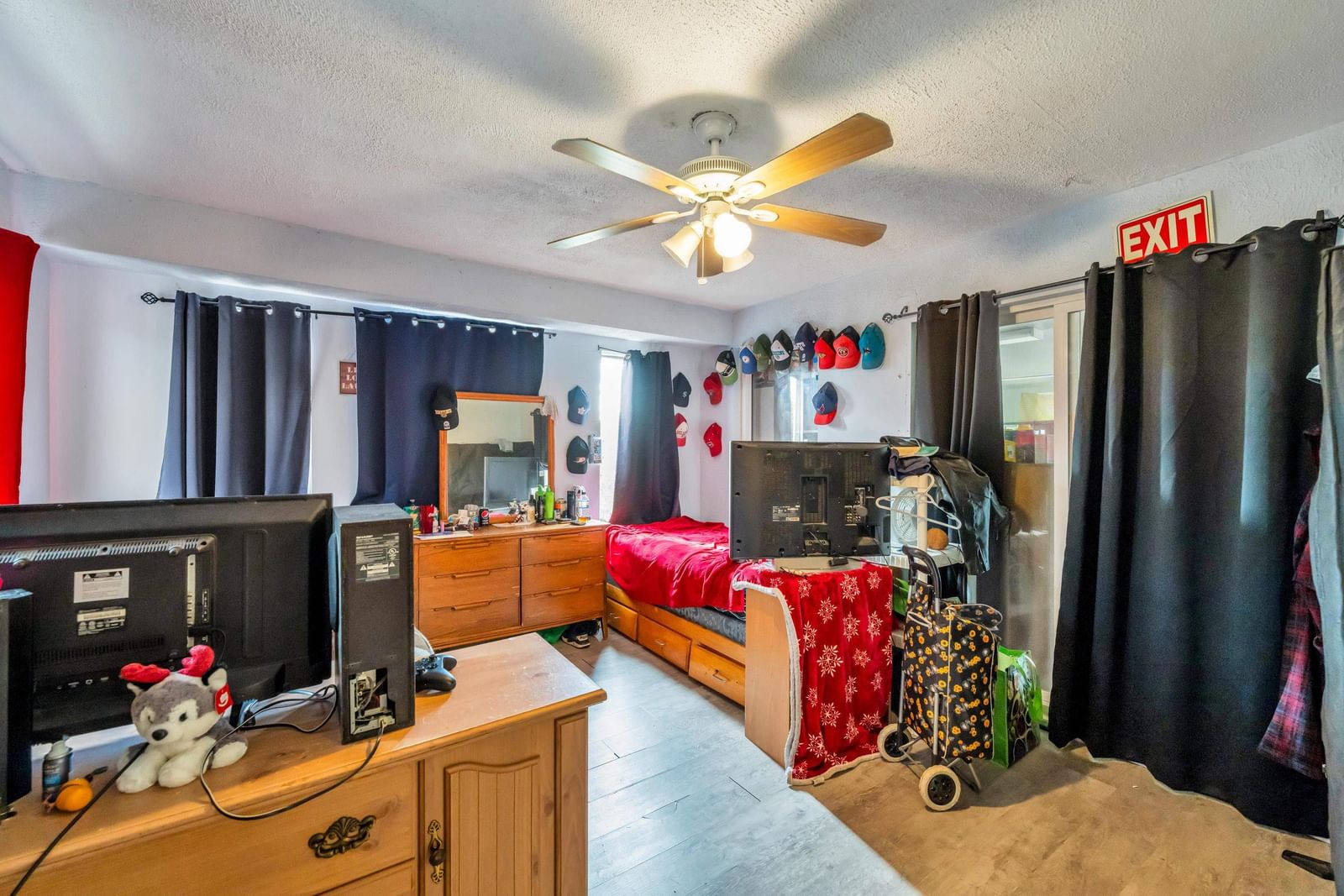 Listing Image 19