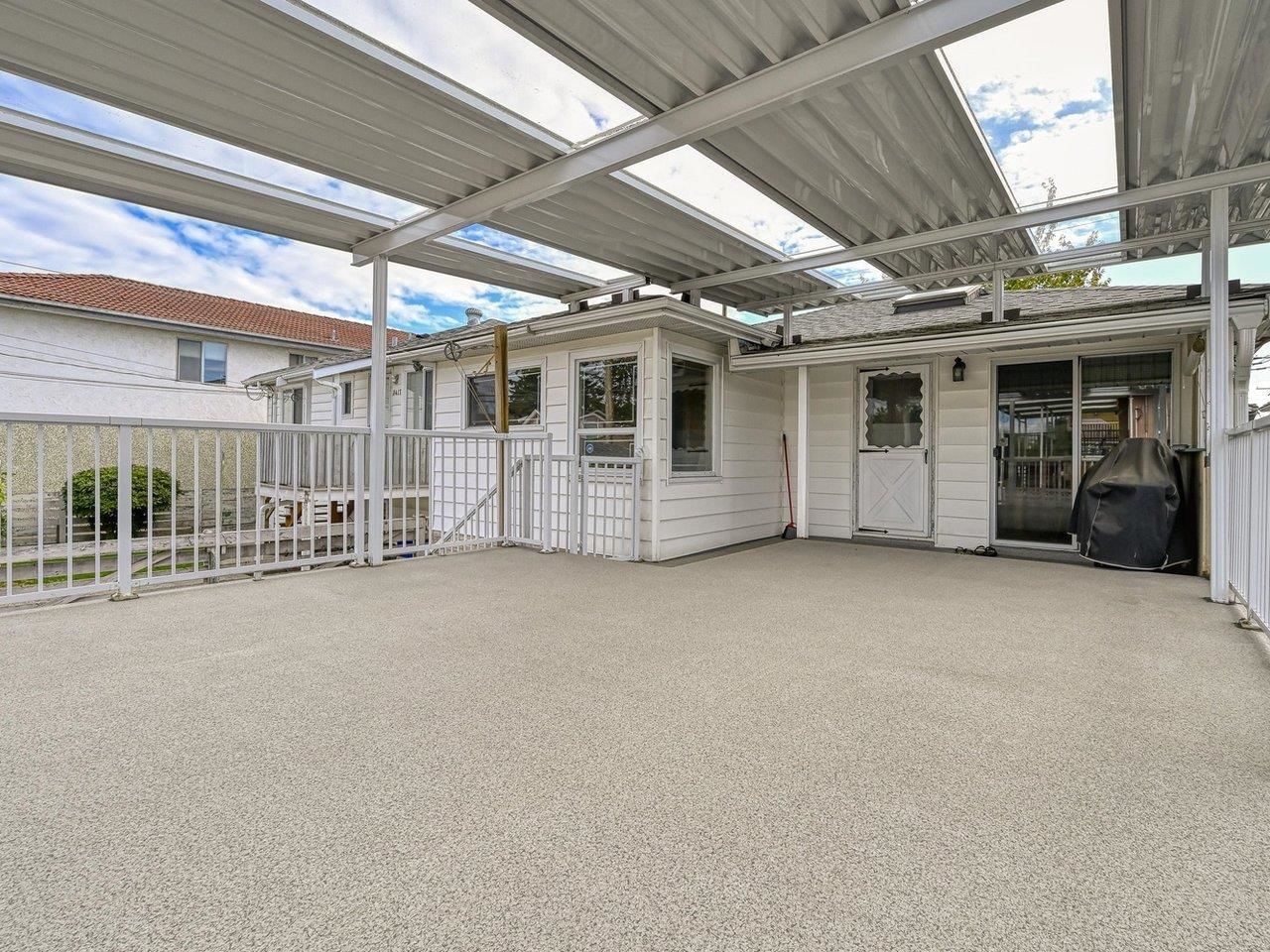 Listing Image 8