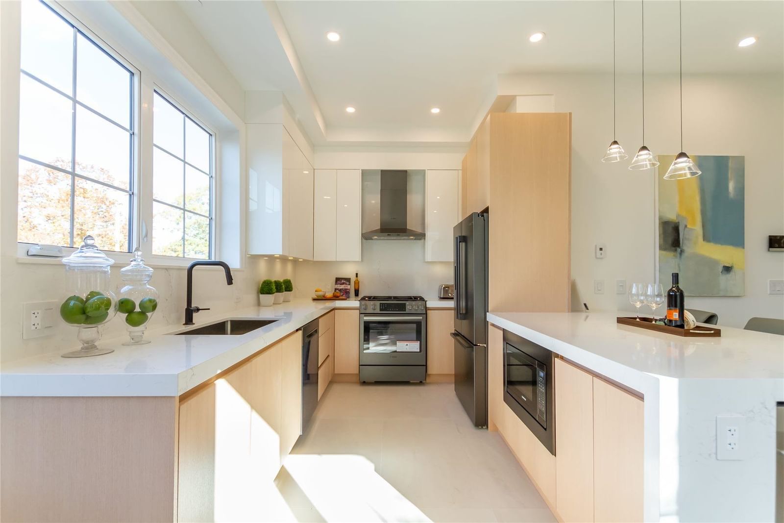 Listing Image 11