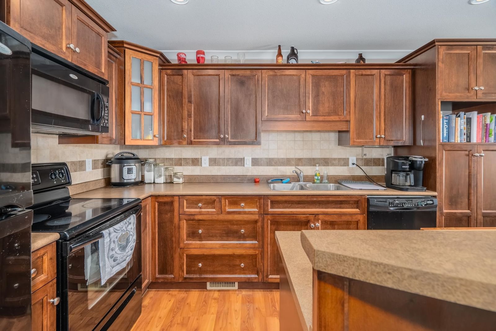 Listing Image 11