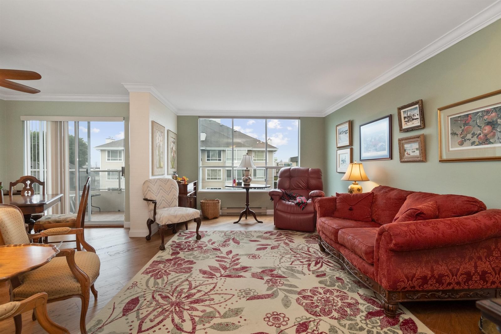 Listing Image 11