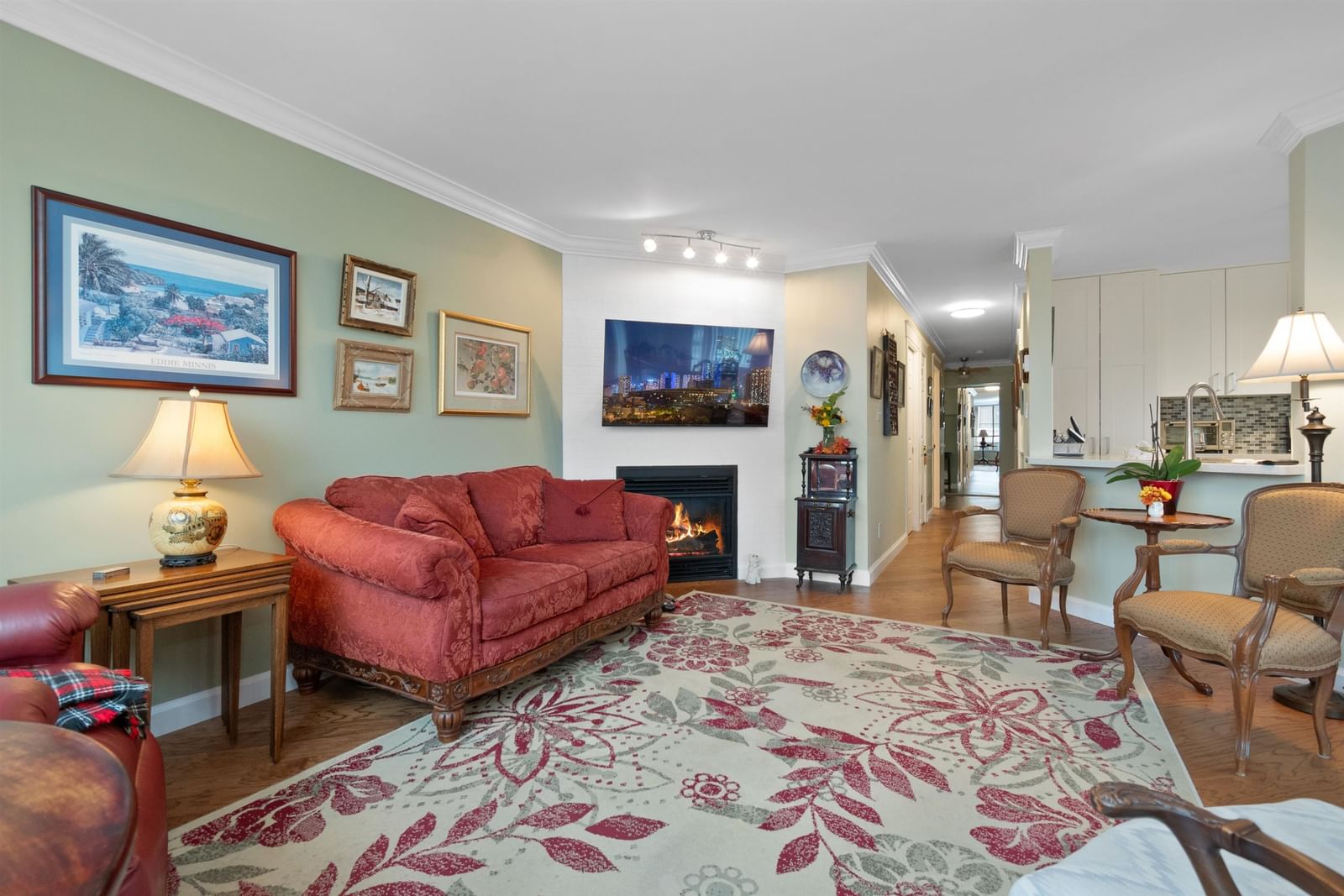 Listing Image 12