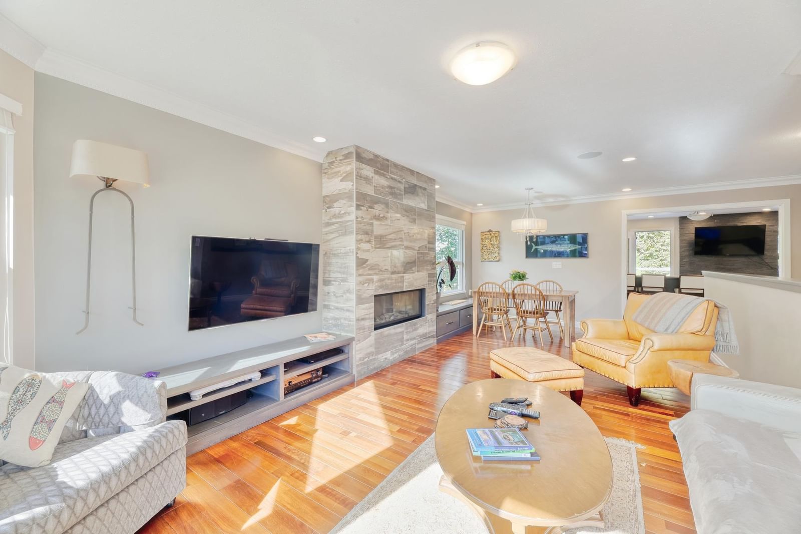 Listing Image 8