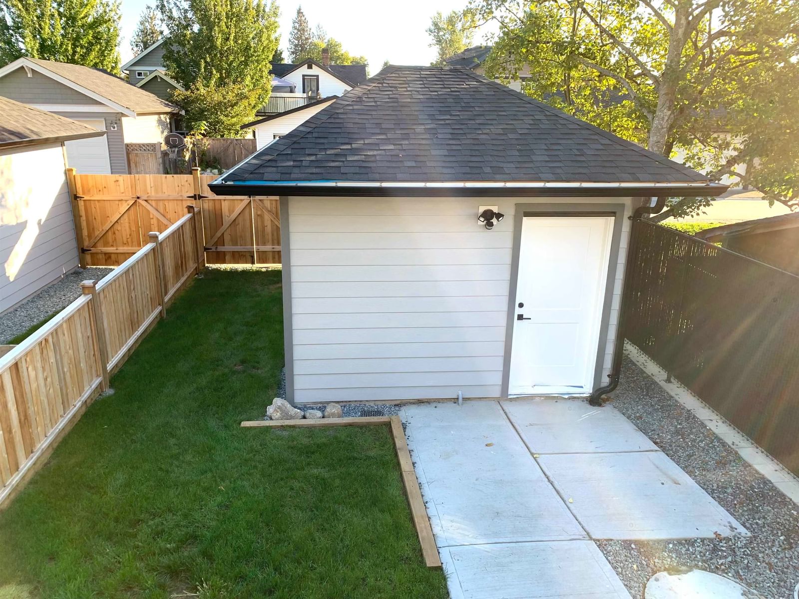 Listing Image 10