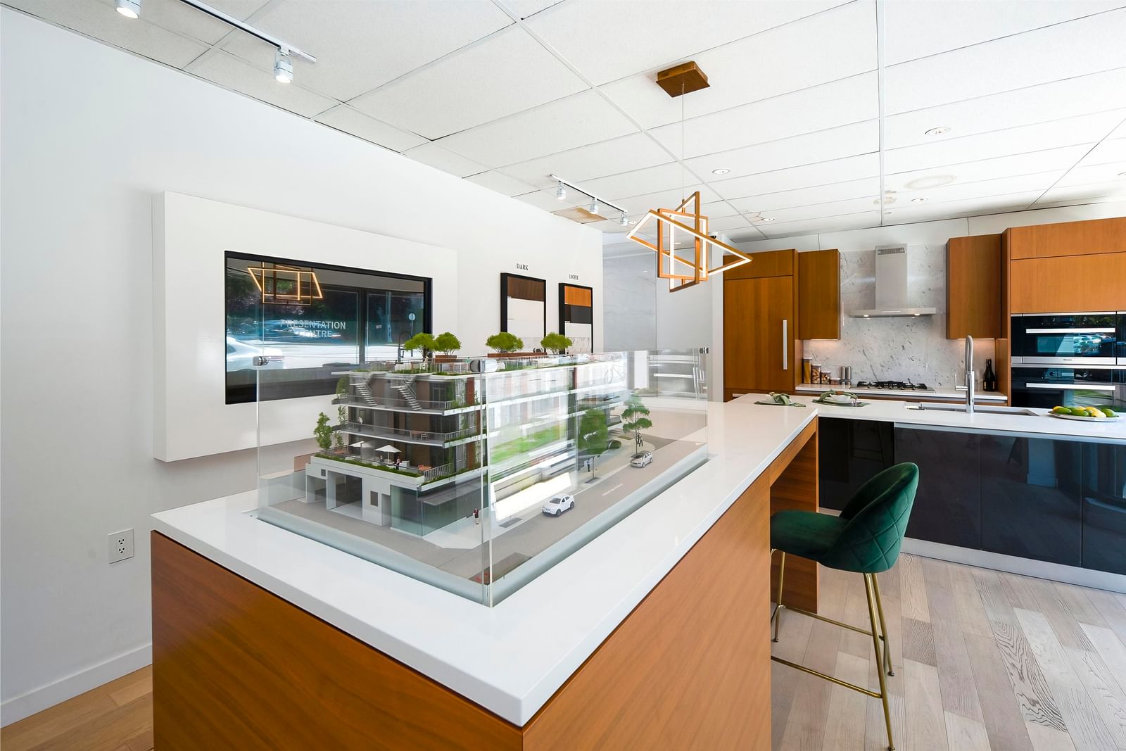 Listing Image 10
