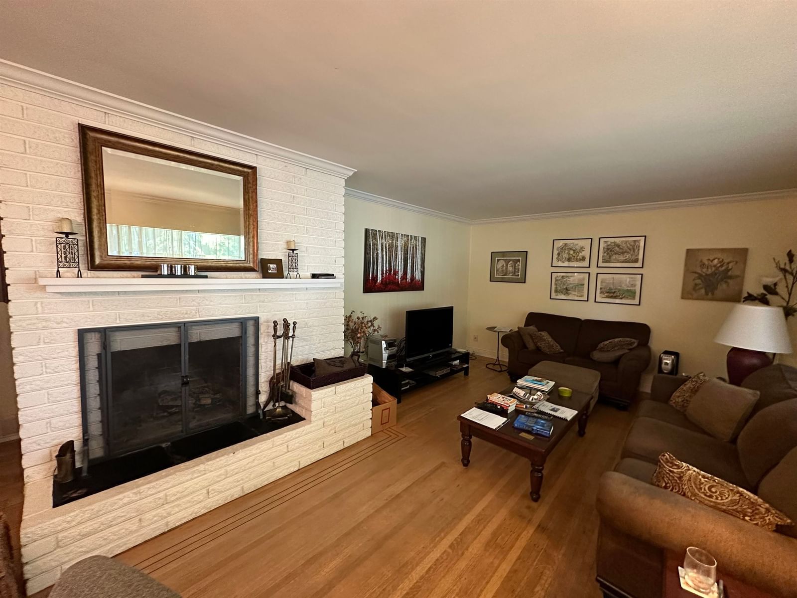 Listing Image 5
