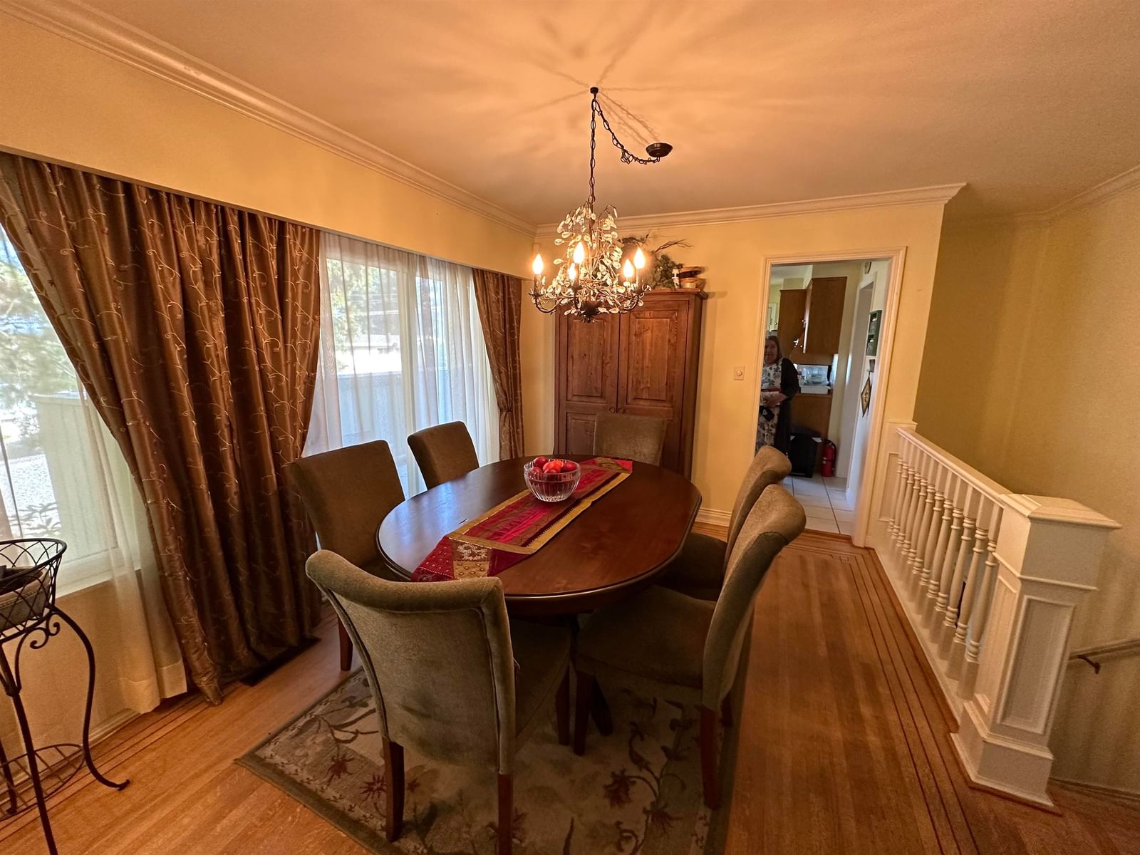 Listing Image 6