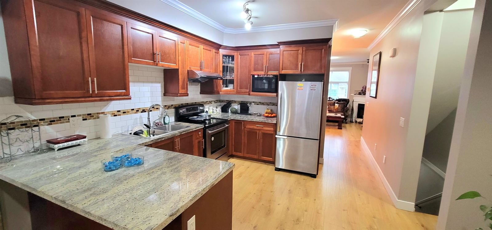 Listing Image 12