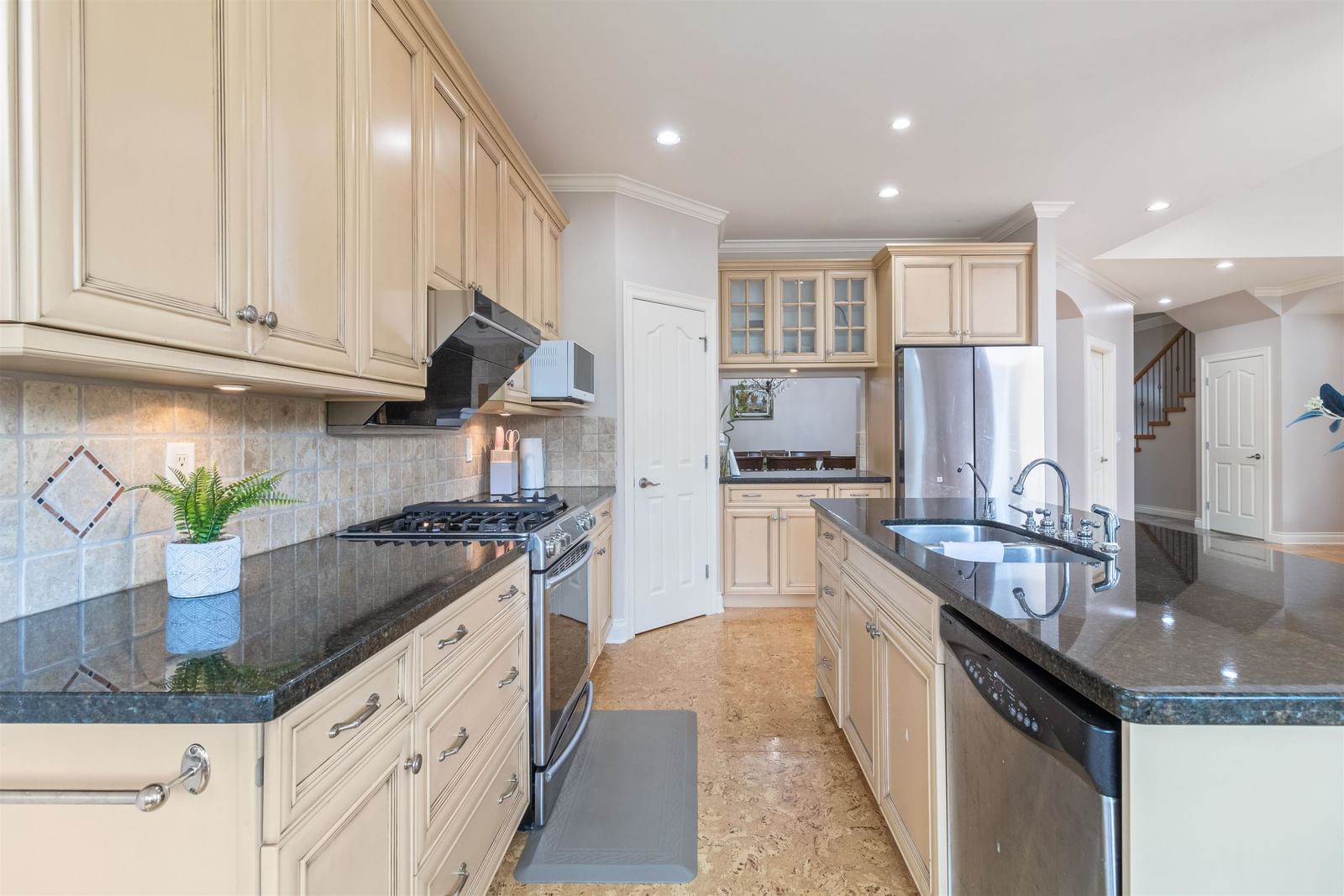 Listing Image 9