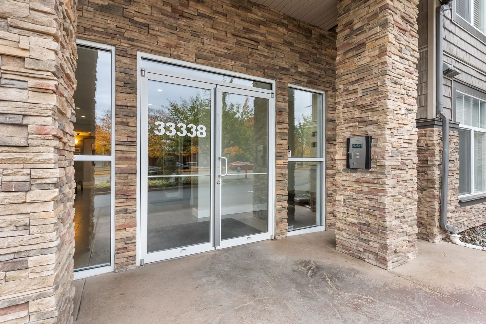 Listing Image 23