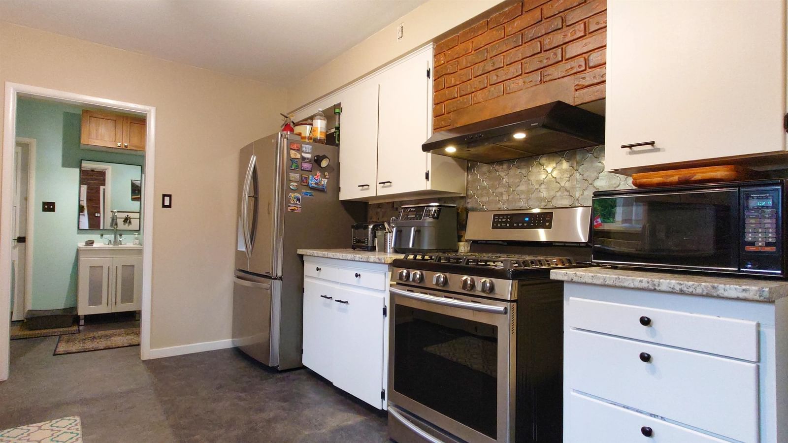 Listing Image 10