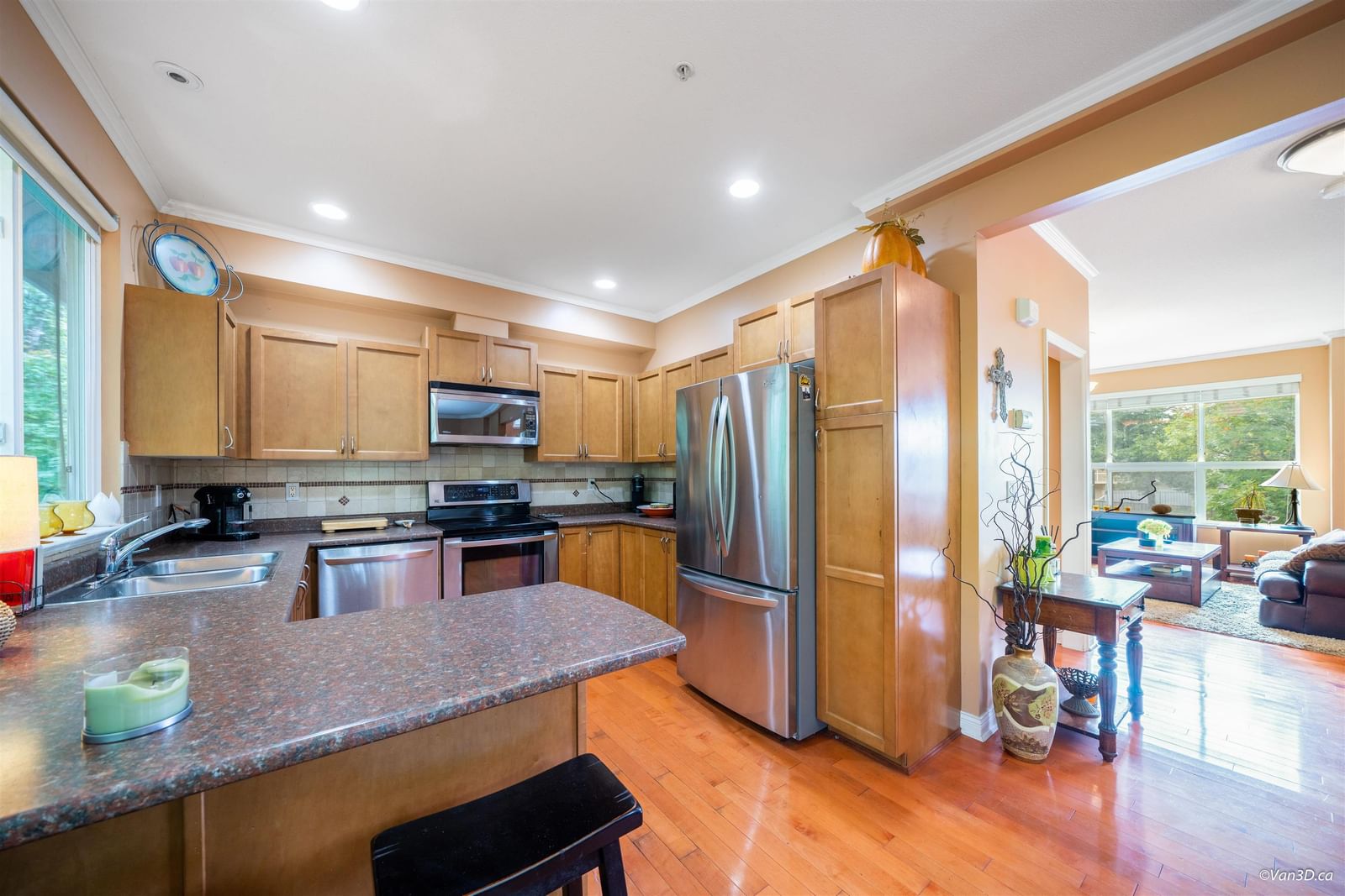 Listing Image 10