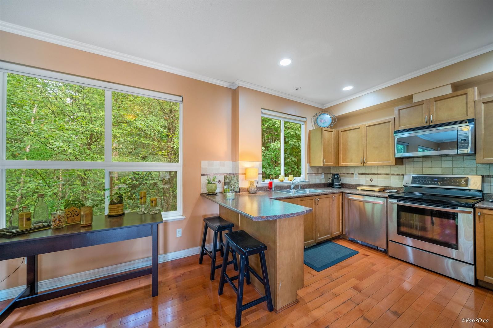 Listing Image 9