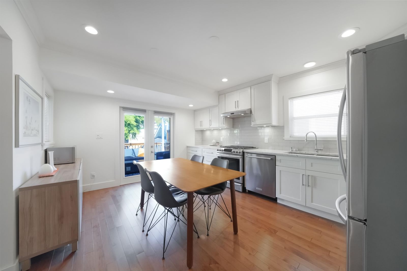 Listing Image 18