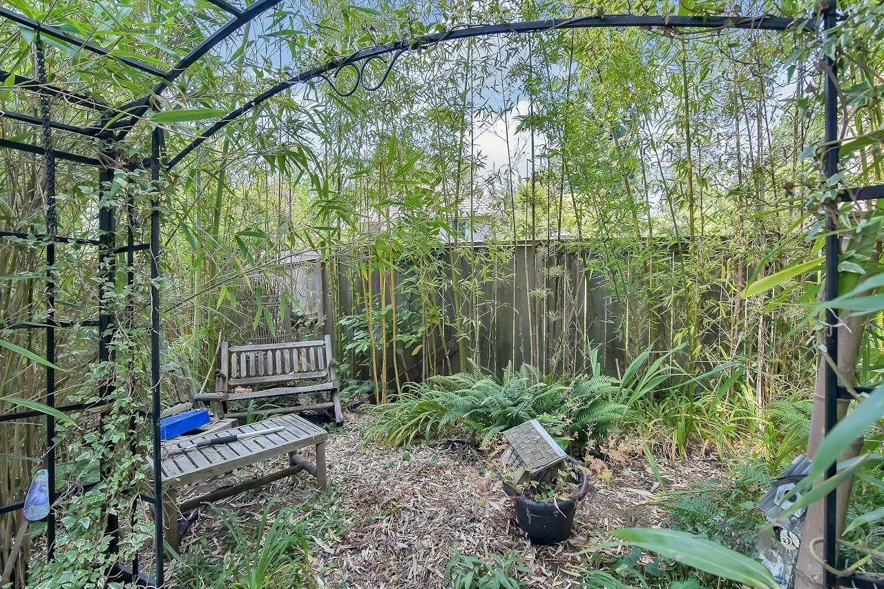 Listing Image 17