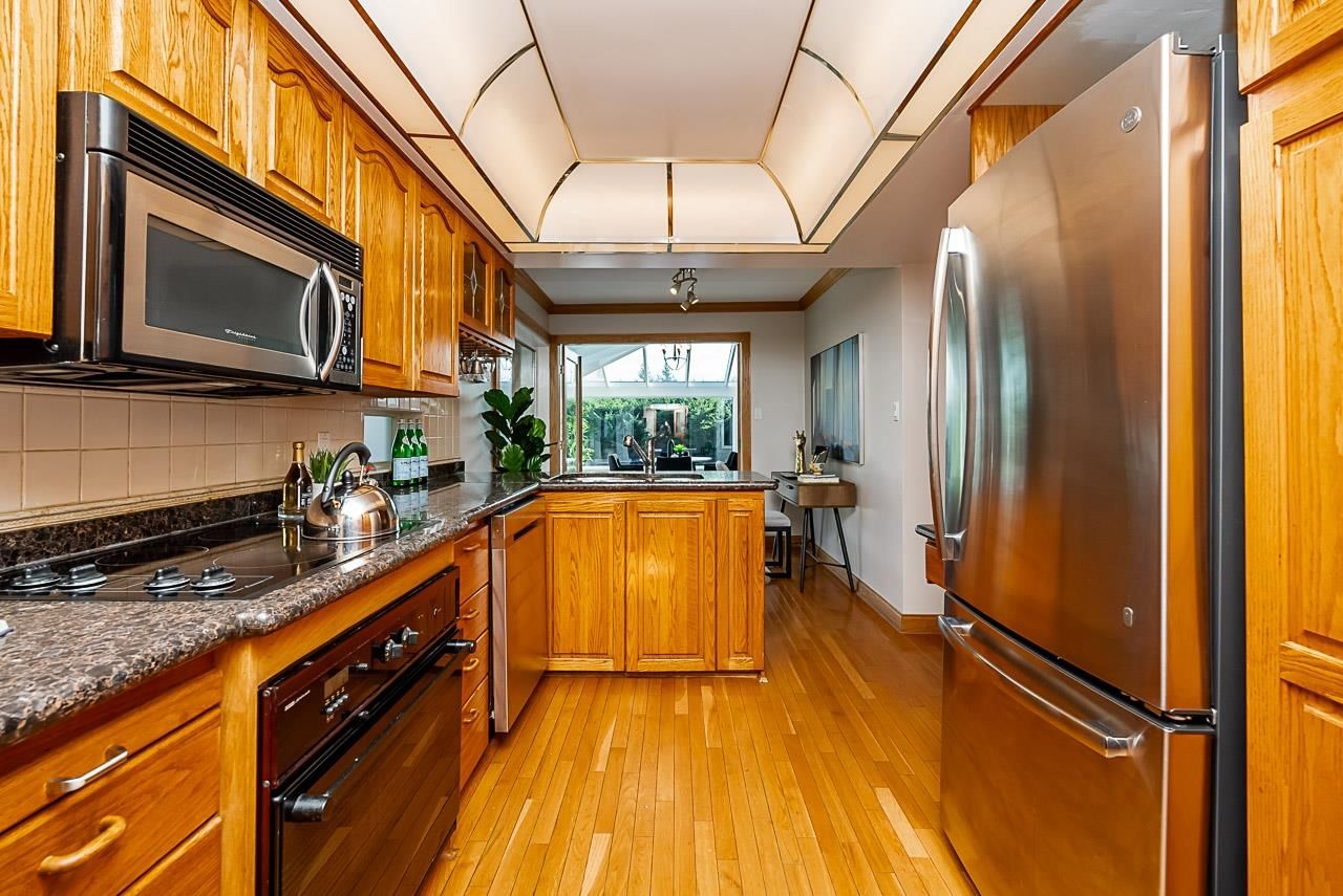 Listing Image 11