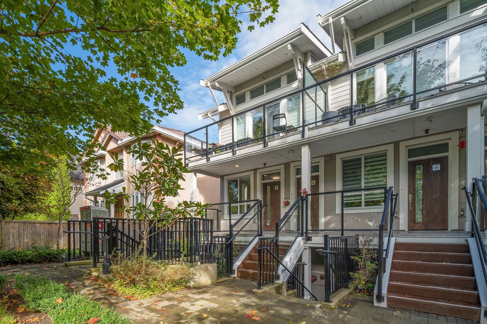 Listing Image 10