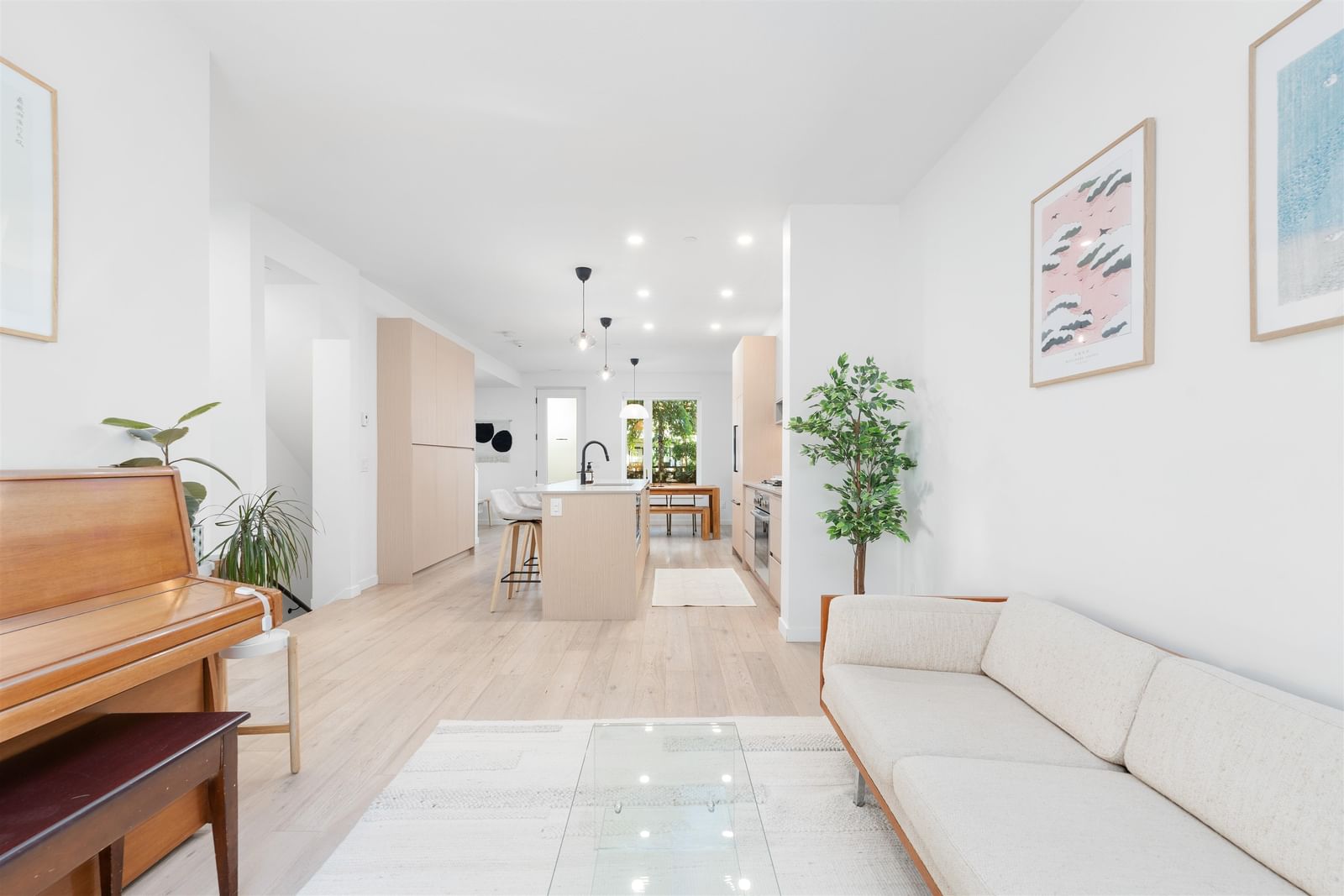 Listing Image 10